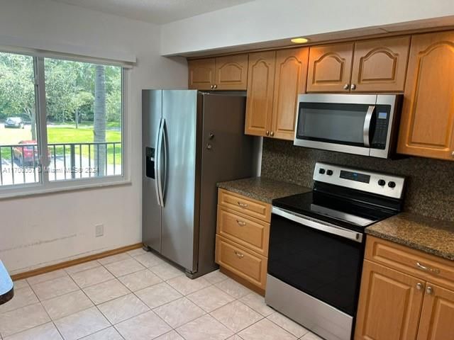 For Rent: $2,500 (2 beds, 2 baths, 1192 Square Feet)