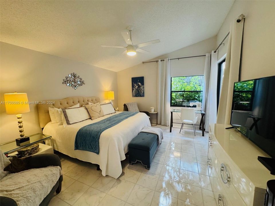 For Sale: $470,000 (2 beds, 2 baths, 1715 Square Feet)