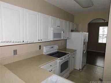 For Sale: $295,000 (2 beds, 2 baths, 1290 Square Feet)