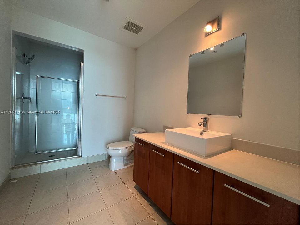 For Rent: $2,900 (1 beds, 1 baths, 761 Square Feet)