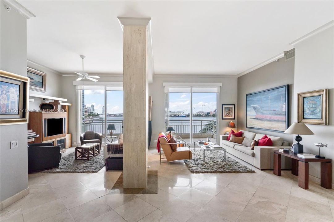 For Sale: $1,315,000 (2 beds, 2 baths, 1640 Square Feet)