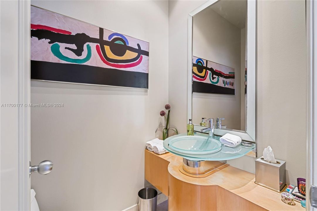 For Sale: $1,315,000 (2 beds, 2 baths, 1640 Square Feet)