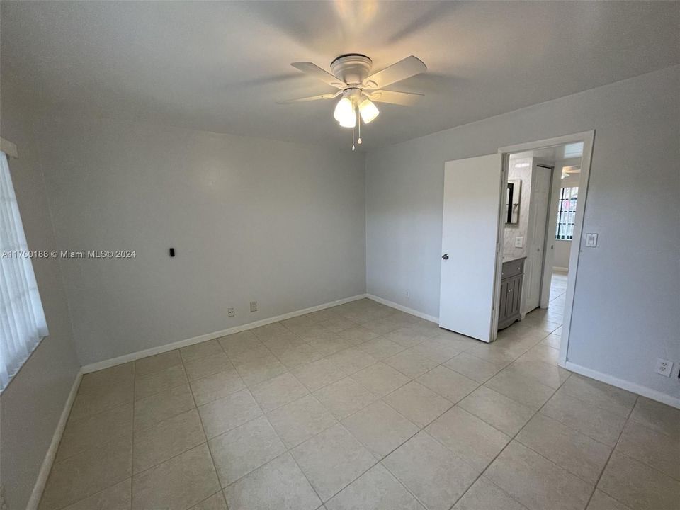 For Rent: $3,150 (3 beds, 2 baths, 1270 Square Feet)