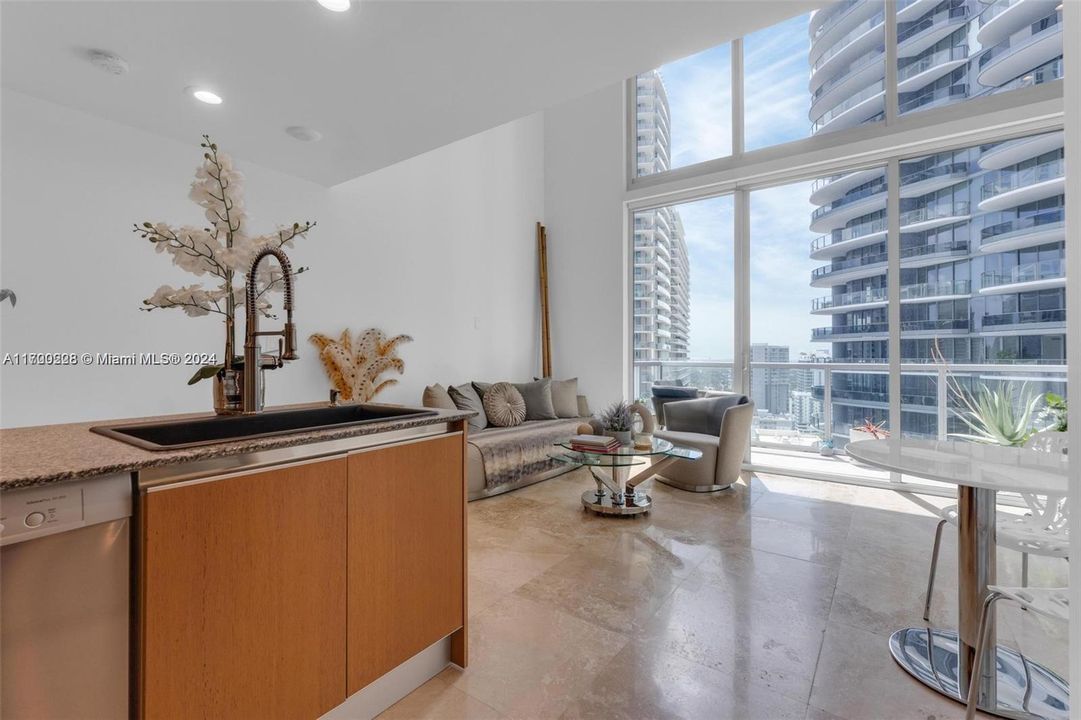 For Sale: $546,500 (1 beds, 1 baths, 1128 Square Feet)