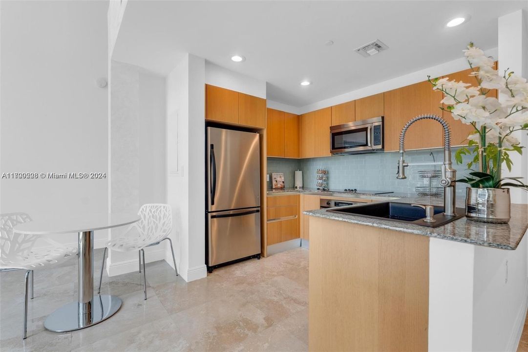 For Sale: $546,500 (1 beds, 1 baths, 1128 Square Feet)