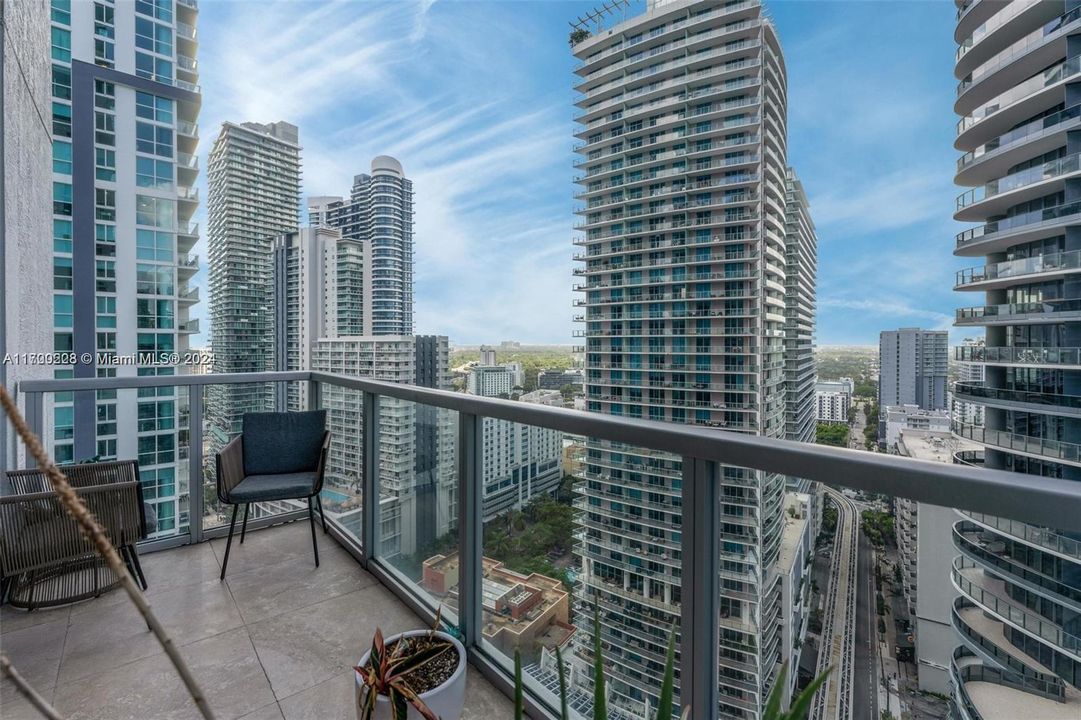 For Sale: $546,500 (1 beds, 1 baths, 1128 Square Feet)