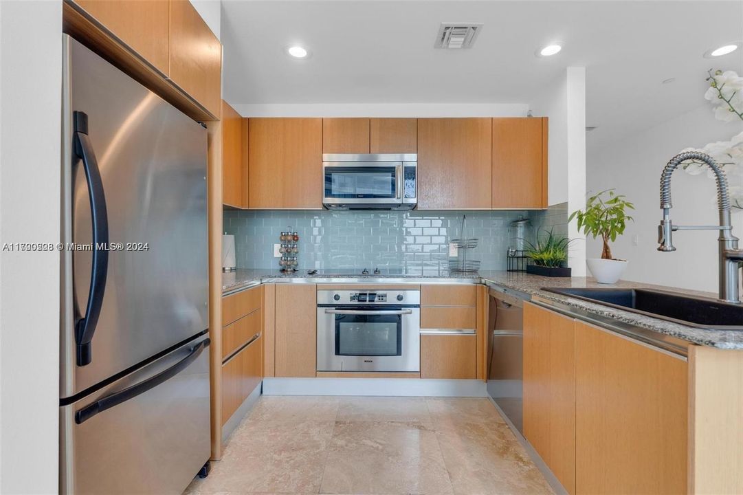 For Sale: $546,500 (1 beds, 1 baths, 1128 Square Feet)