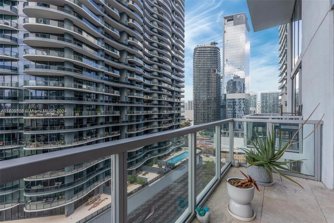 For Sale: $546,500 (1 beds, 1 baths, 1128 Square Feet)