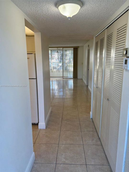 For Rent: $2,200 (2 beds, 2 baths, 1025 Square Feet)