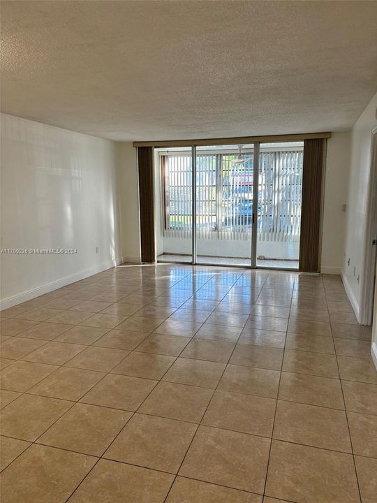 For Rent: $2,200 (2 beds, 2 baths, 1025 Square Feet)