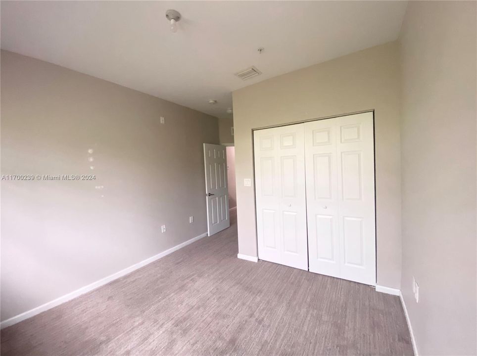 For Rent: $2,600 (2 beds, 2 baths, 1205 Square Feet)