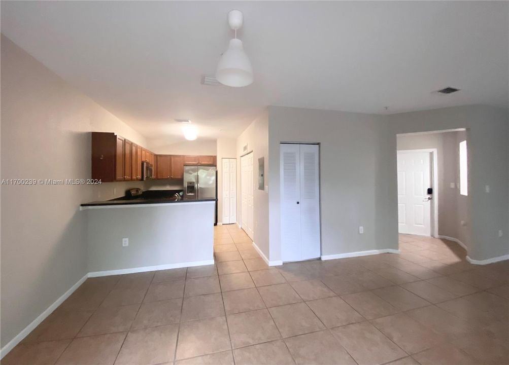 For Rent: $2,600 (2 beds, 2 baths, 1205 Square Feet)