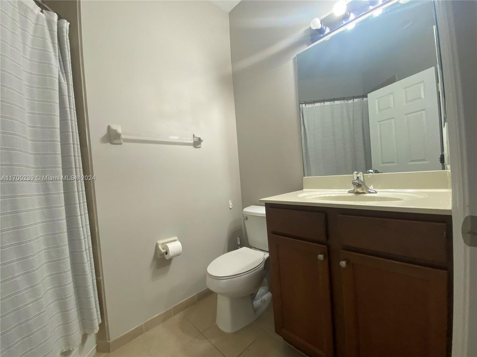 For Rent: $2,600 (2 beds, 2 baths, 1205 Square Feet)