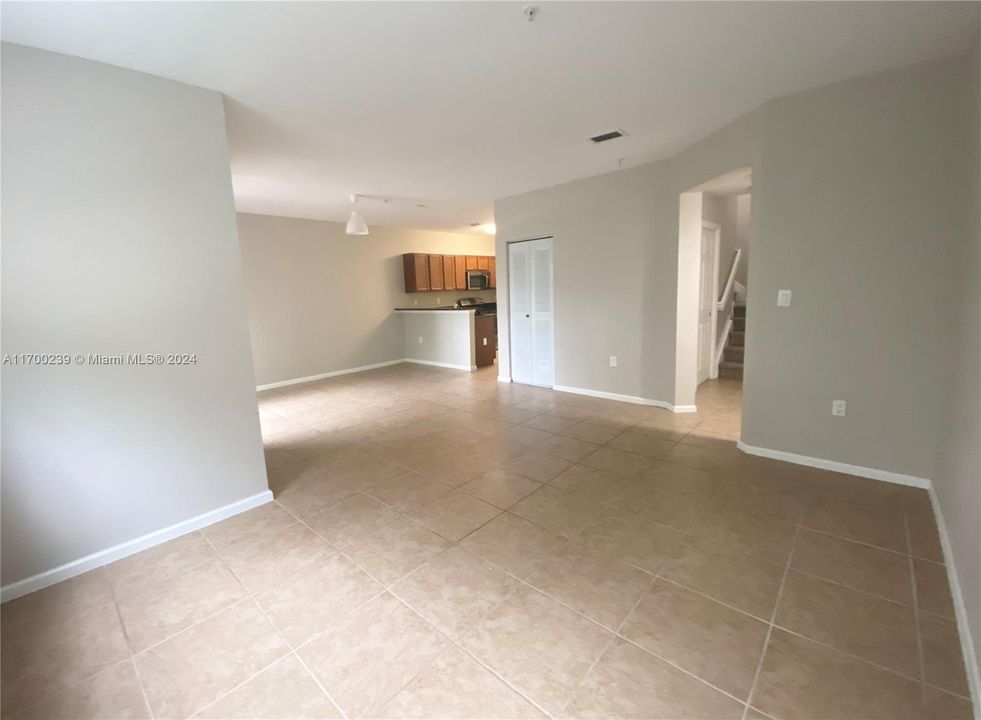 For Rent: $2,600 (2 beds, 2 baths, 1205 Square Feet)