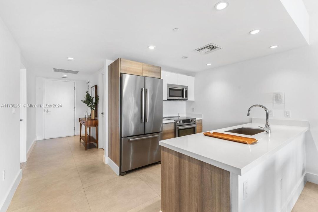 For Sale: $1,150,000 (2 beds, 2 baths, 1106 Square Feet)