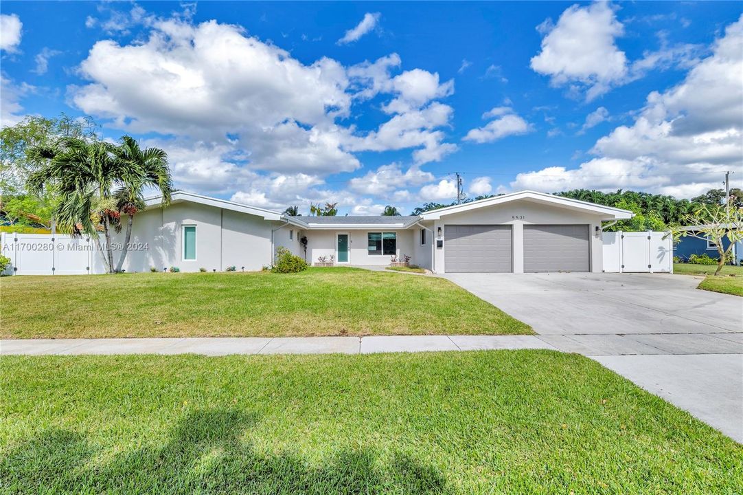 Active With Contract: $850,000 (4 beds, 3 baths, 0 Square Feet)