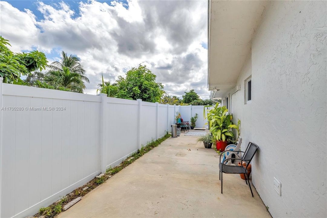 Active With Contract: $850,000 (4 beds, 3 baths, 0 Square Feet)