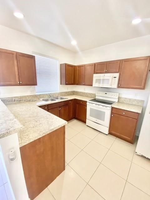 For Rent: $2,750 (3 beds, 2 baths, 1587 Square Feet)