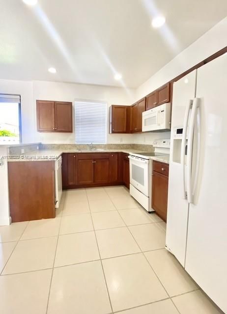 For Rent: $2,750 (3 beds, 2 baths, 1587 Square Feet)