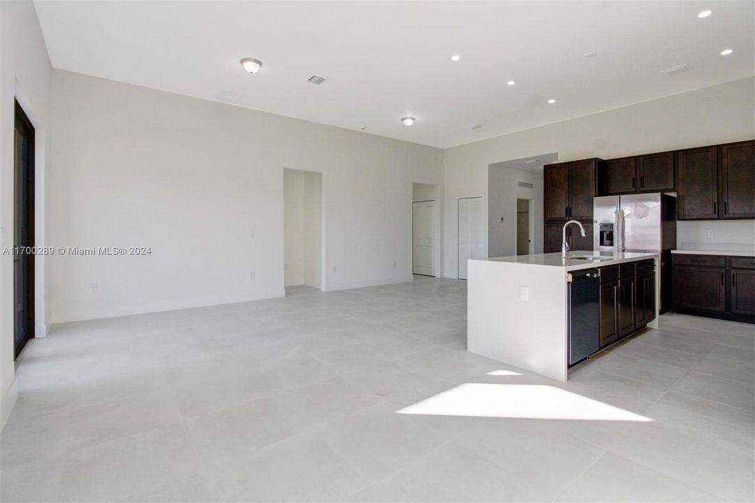 最近租的: $3,500 (3 贝兹, 2 浴室, 0 平方英尺)