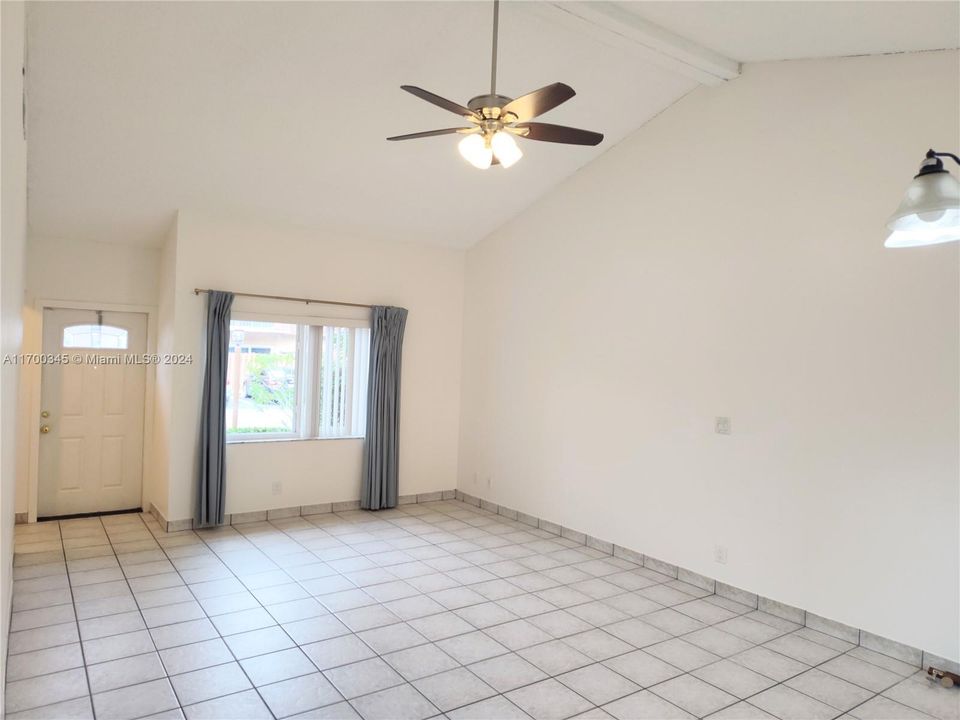 For Rent: $2,800 (3 beds, 2 baths, 1624 Square Feet)