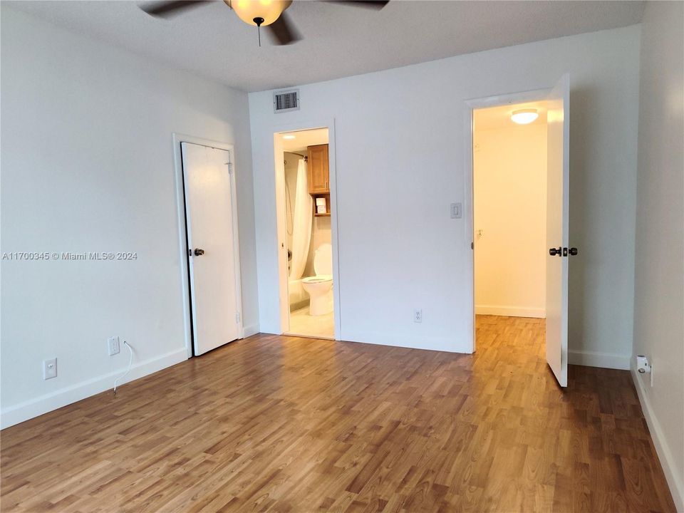 For Rent: $2,800 (3 beds, 2 baths, 1624 Square Feet)