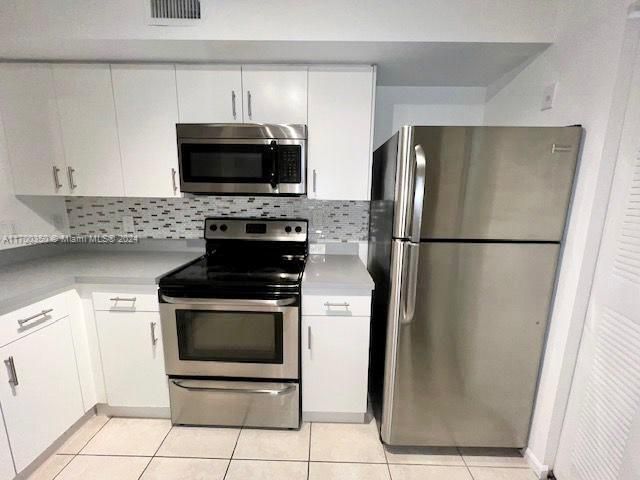 For Rent: $2,470 (3 beds, 2 baths, 1125 Square Feet)