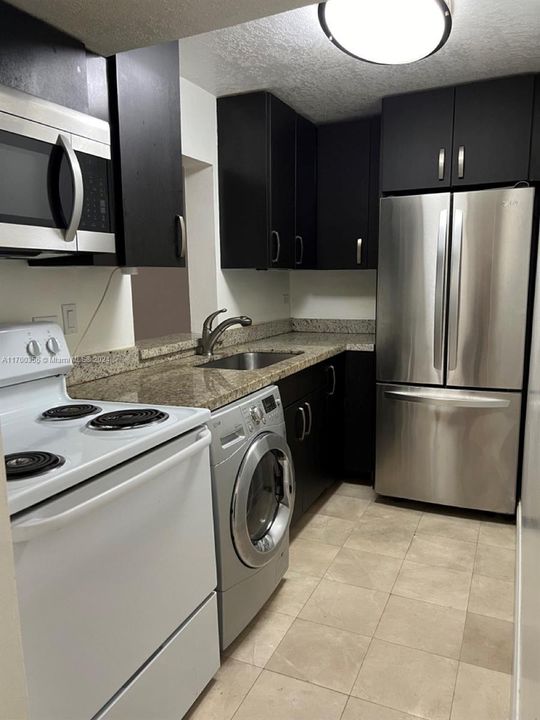 For Rent: $1,900 (1 beds, 1 baths, 634 Square Feet)