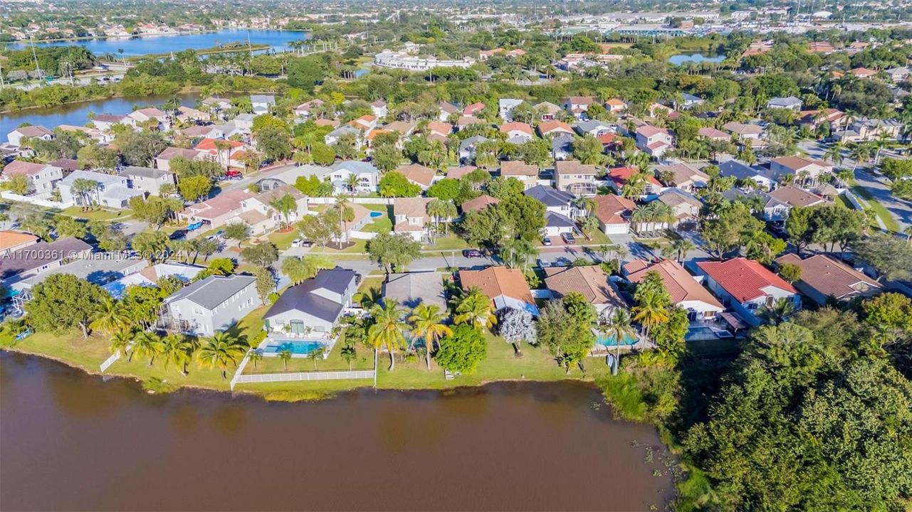 For Sale: $725,000 (4 beds, 2 baths, 1868 Square Feet)