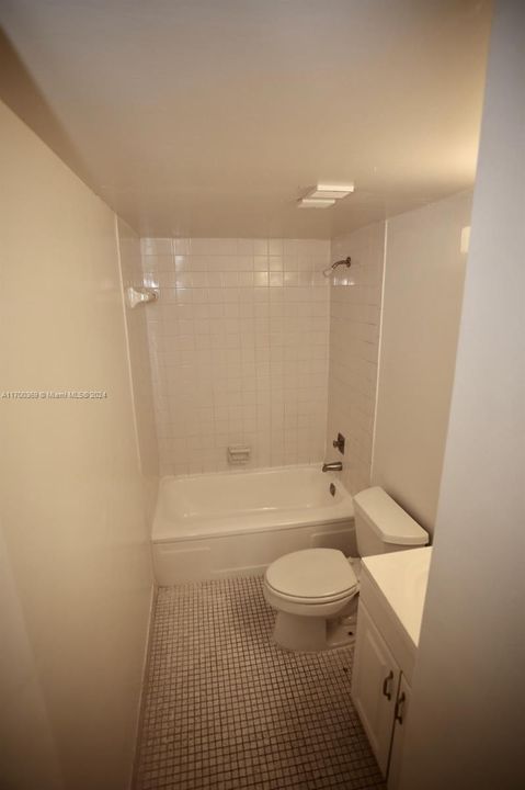 For Rent: $1,700 (2 beds, 2 baths, 1290 Square Feet)