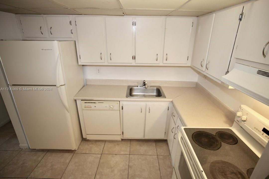 For Rent: $1,700 (2 beds, 2 baths, 1290 Square Feet)