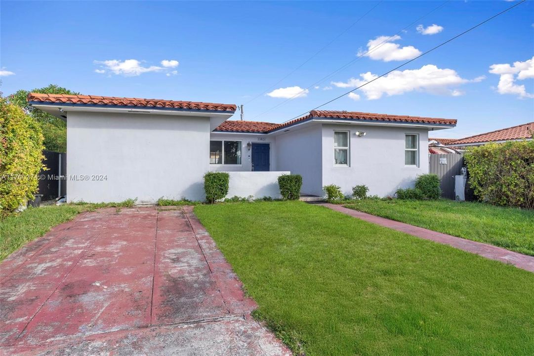 En Venta: $685,000 (3 camas, 2 baños, 1901 Pies cuadrados)