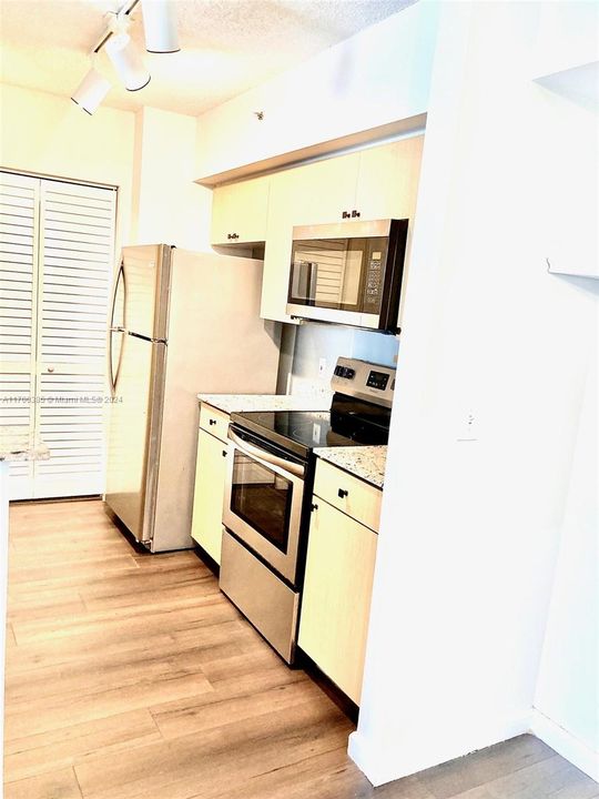 For Rent: $2,500 (2 beds, 1 baths, 1029 Square Feet)