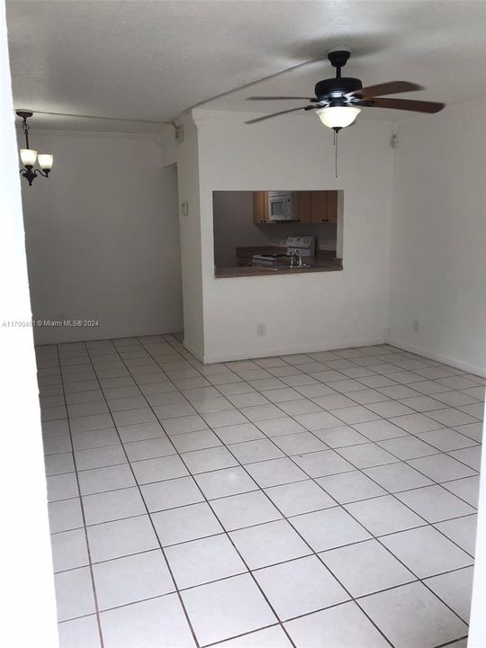 For Rent: $1,900 (2 beds, 2 baths, 760 Square Feet)