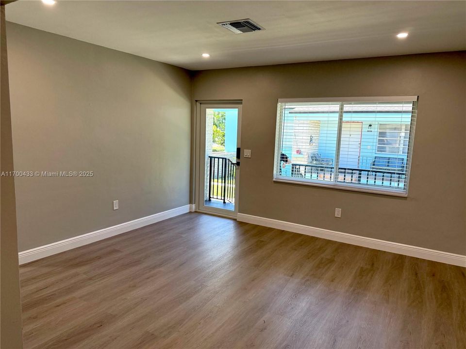 Недавно арендовано: $2,995 (2 спален, 2 ванн, 988 Квадратных фут)