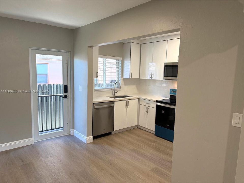 Недавно арендовано: $2,995 (2 спален, 2 ванн, 988 Квадратных фут)