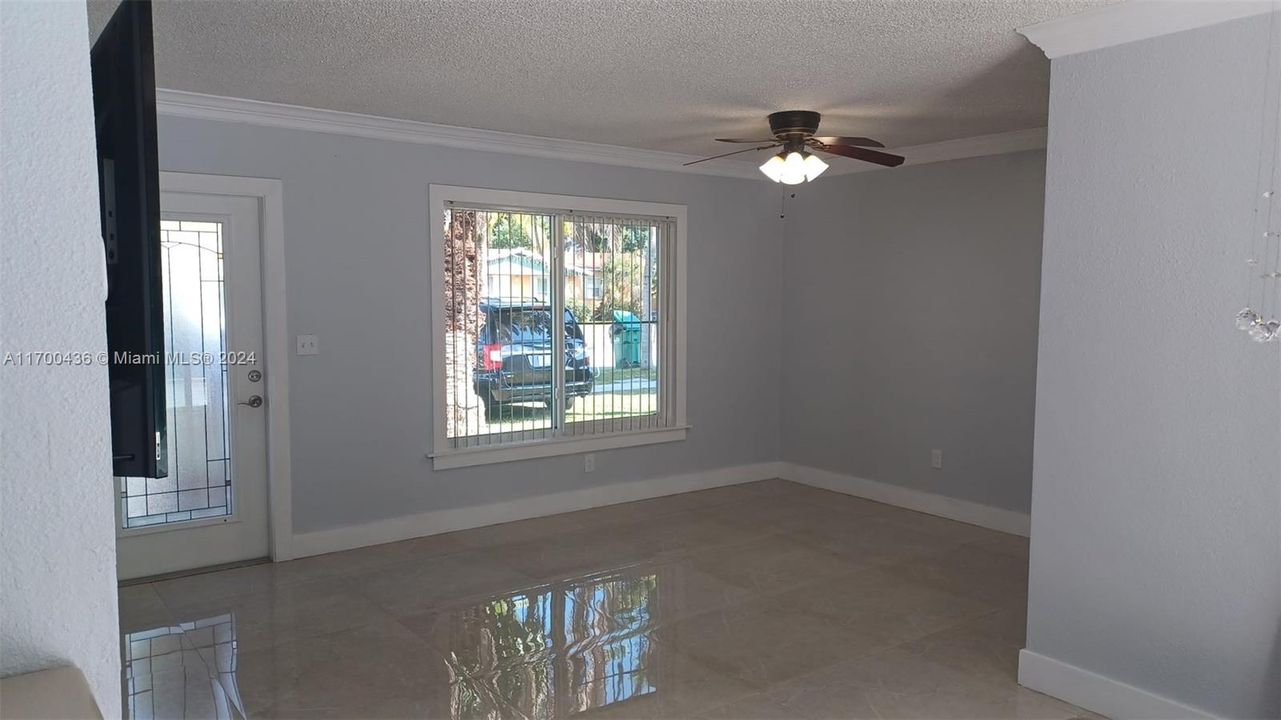 For Rent: $3,300 (3 beds, 2 baths, 1058 Square Feet)