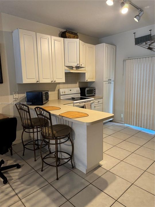 For Rent: $2,600 (2 beds, 2 baths, 1080 Square Feet)