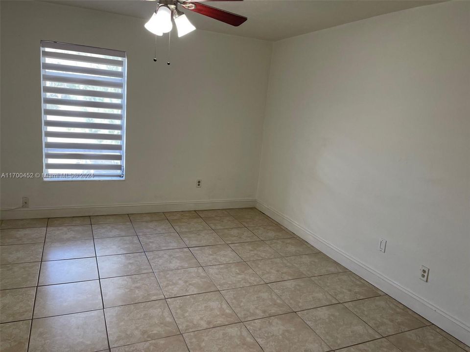 For Rent: $1,950 (1 beds, 1 baths, 665 Square Feet)