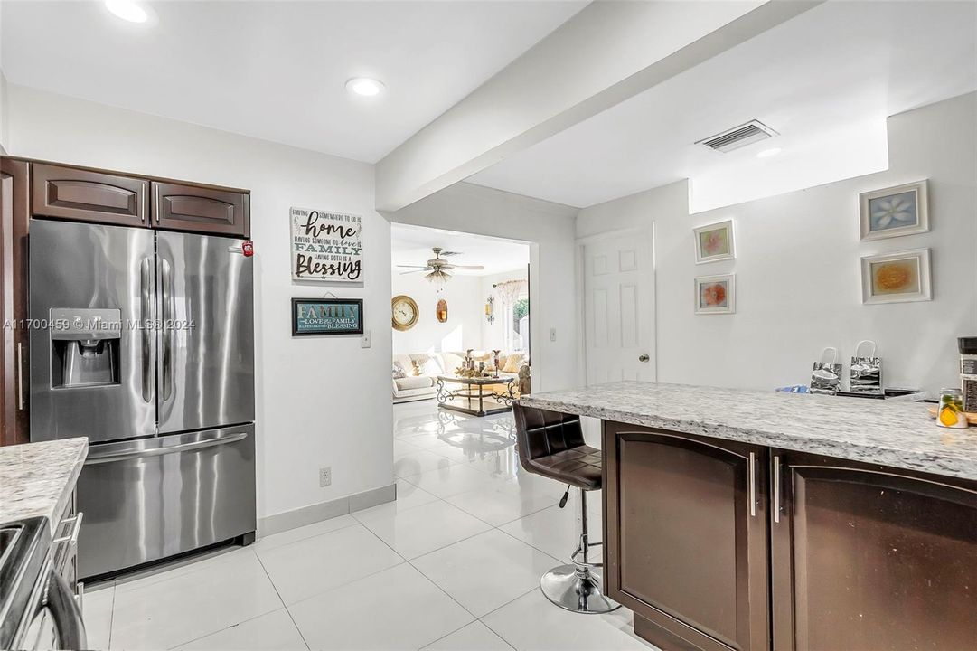 For Sale: $599,000 (4 beds, 3 baths, 1294 Square Feet)