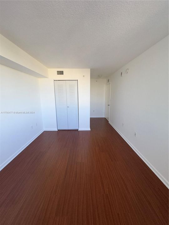 For Rent: $2,100 (2 beds, 2 baths, 803 Square Feet)