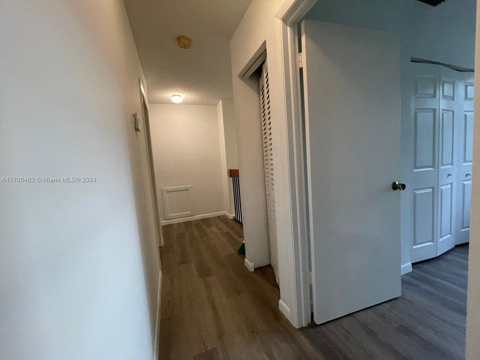 For Rent: $2,800 (3 beds, 2 baths, 1811 Square Feet)