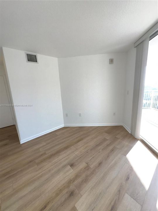 For Rent: $2,300 (2 beds, 2 baths, 803 Square Feet)