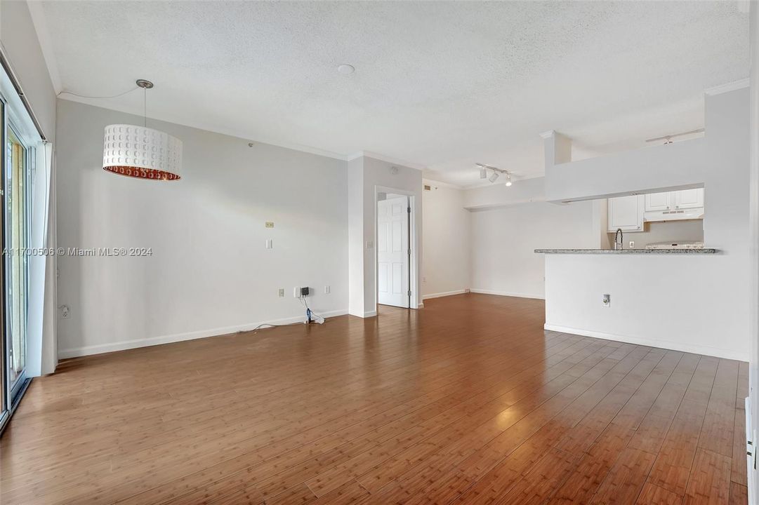 For Rent: $2,300 (2 beds, 2 baths, 1152 Square Feet)