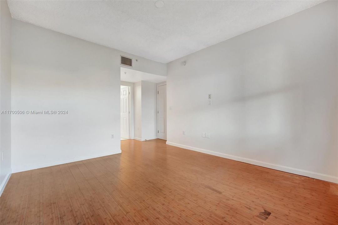 For Rent: $2,300 (2 beds, 2 baths, 1152 Square Feet)