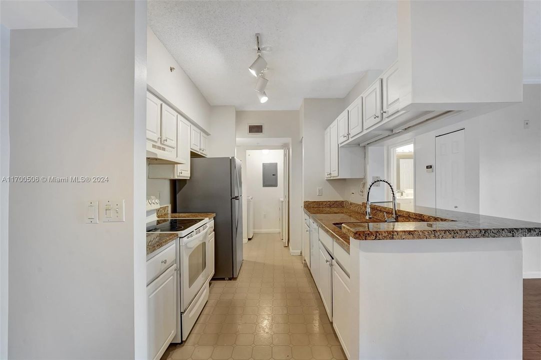 For Rent: $2,300 (2 beds, 2 baths, 1152 Square Feet)