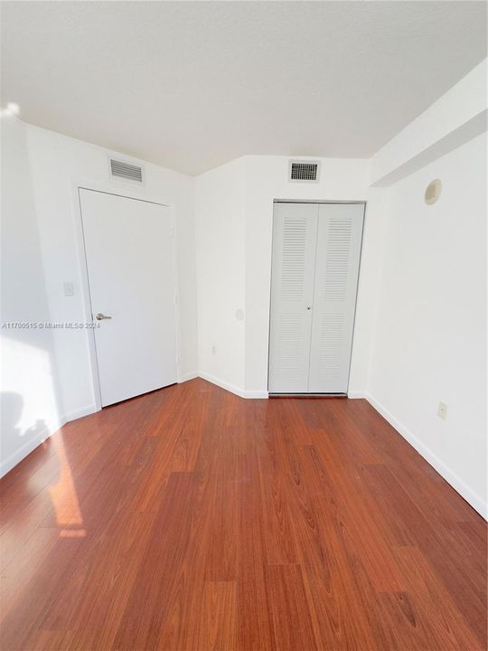 For Rent: $2,200 (2 beds, 2 baths, 803 Square Feet)