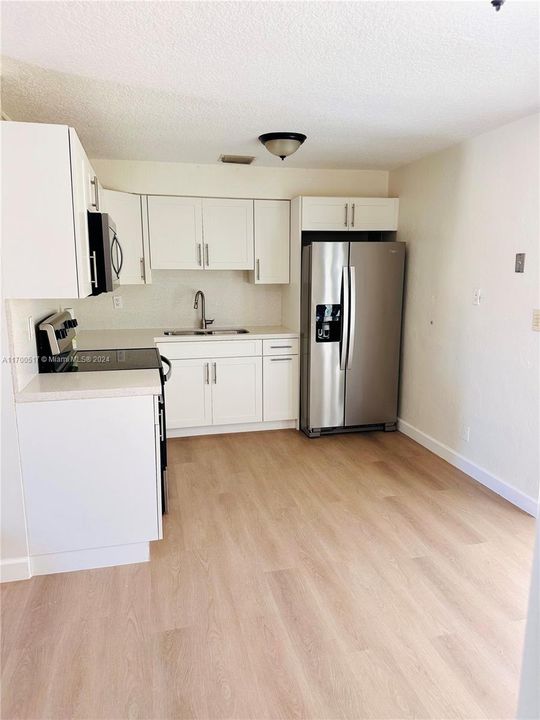 For Rent: $2,900 (3 beds, 2 baths, 1184 Square Feet)