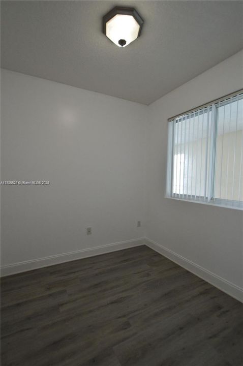 For Rent: $2,400 (1 beds, 2 baths, 842 Square Feet)