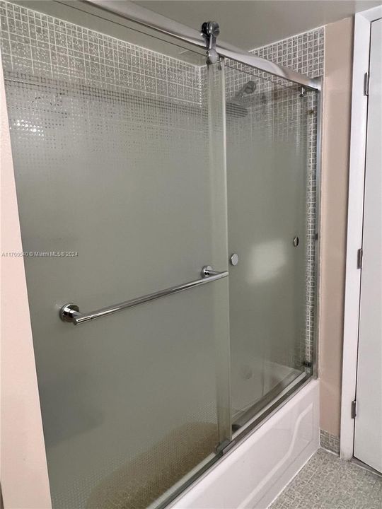 Updated tub/shower glass sliding door